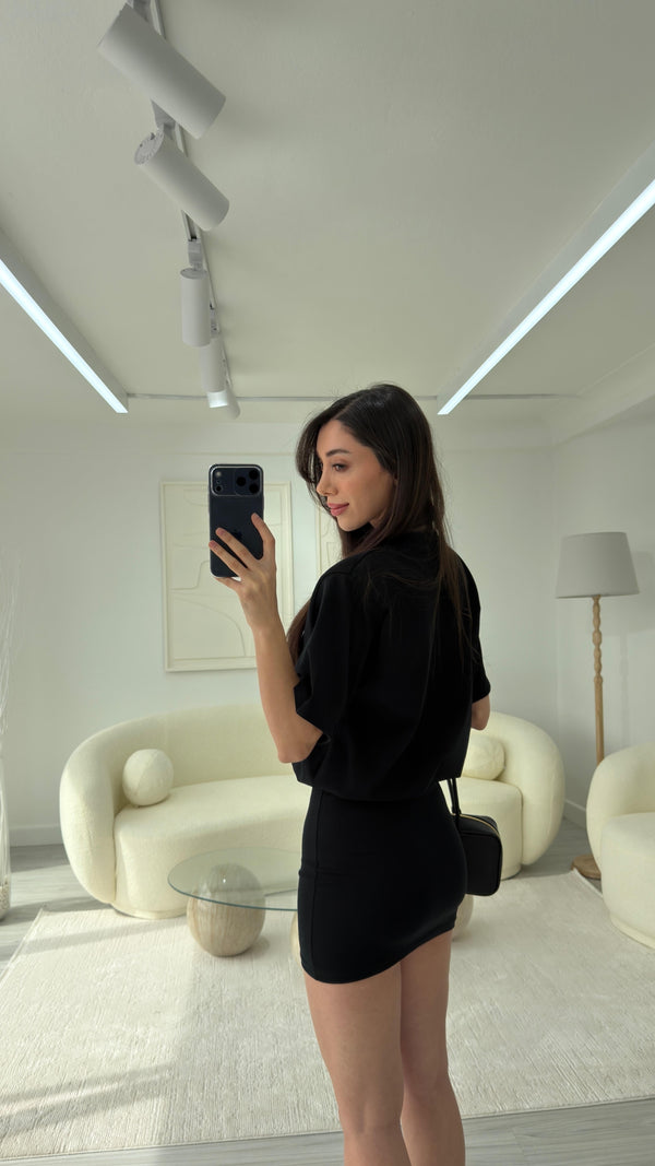SİYAH BELDEN PENSLİ VATKALI ELBİSE