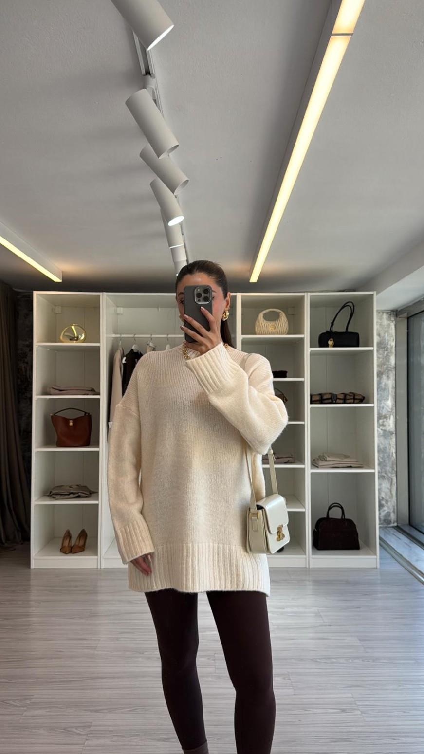 KREM OVERSIZE BİSİKLET YAKA KAZAK